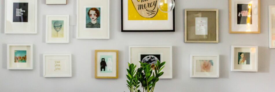 How to choose wall decorations